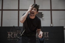 TV·영화 속 배우들이 연극무대를 찾는 이유는