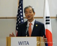 2017 영산외교인상에 안호영 前대사·최정화 교수