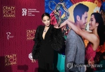 병역 의무가 우선!…금의환향 가로막힌 싱가포르계 美작가