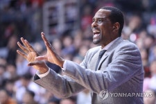 지시하는 오그먼 감독