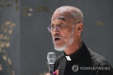 효순미선 추모제 찾은 문규현 신부