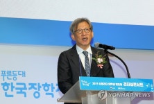 특강하는 유홍준 교수