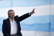 페르난데스 "새 장을 열겠다"…마크리 만나 정권이양 논의(종합)