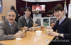 해리스 美대사, 짜파구리 먹으며 기생충 아카데미상 축하(종합)