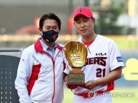 프로야구 투수 출신 윤석민의