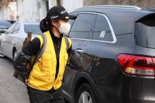 KLPGA 투어 선수 임진희, 연탄 배달 봉사 활동