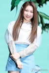 아이즈원 출신 가수 이채연, 코로나19 확진