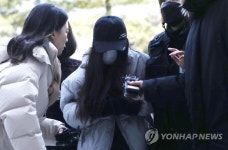 집에 사흘 방치돼 숨진 2살 아기…옆에는 김 싼 밥 한공기뿐