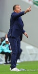 작전 지시하는 레바논 미오드라그 라둘로비치 감독