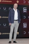 포즈 취하는 스텔란 스카스가드