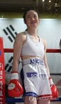 미소 보이는 서려경