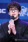 인사말 하는 배우 김태형