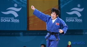 <도하 아시안게임>북,유도 안금애의 첫 금메달