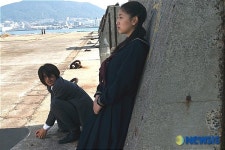 日감독,