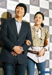 개그맨 박명수 결혼식장 찾은 박준형-김지혜 부부
