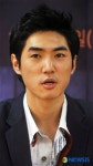 연극 나생문의 배우 데니안