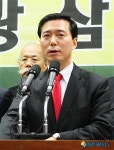 4.29 재선출마 입장 밝히는 김광삼 변호사