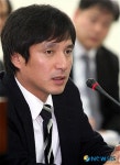 답변하는 영화배우 조재현씨