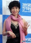 포토타임 갖는 나영희