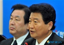 전직국회의원 연금관련 이야기하는 안상수 대표
