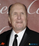 포토타임 갖는 로버트 듀발