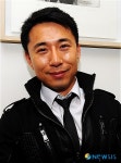 포즈 취하는 한국계 미국 배우 제임스 카이슨 리