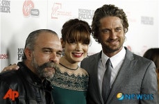 모나한-버틀러, 실재 인물과 한컷