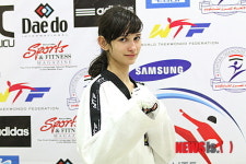 포즈취하는 러시아의 아나스타시아 판키나