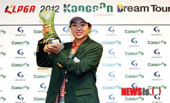 포즈 취한 이솔라