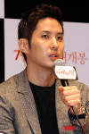 인사말 하는 배우 김지석