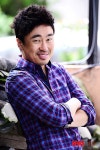 포즈 취하는 배우 조달환