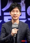 인사말하는 배우 유준상