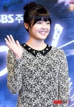 환하게 웃는 배우 이혜인