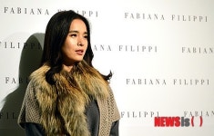 파비아나 필리피 컬렉션 참석한 배우 정혜영