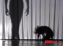 10대 소녀 강간한 뒤 친구들도 성폭행시킨 18살 소년