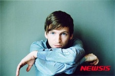 올라퍼 아르날즈 또 온다, 아이슬란드 스타가수