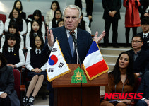 인사말 하는 장-마크 에호 프랑스 외교국제개발부 장관