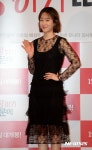 포즈취하는 배우 서현진