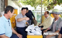 김성기 가평군수, 영농현장 방문 농업인 격려