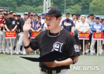 “AJ렌터카 직장인야구대회, 김민교, 선수대표 선서합니다!”