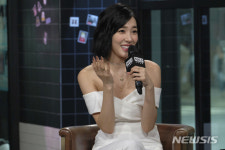 흥하고 있어요···소녀시대 티파니, 아니 미국가수 티파니 영