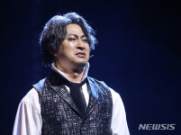 열연하는 배우 서범석