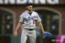 바우어의 반격? 성폭행 고소 여성에 소송 제기