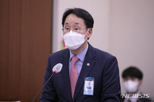 인사말 하는 이영근 재외동포재단 기획이사