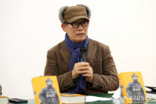 김언호 한길사 대표, 평전