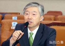답변하는 서석호 변호사