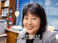 ‘오뚝이’ 수필가 장영희 교수 별세