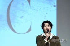 앨범 소개하는 카더가든, 멋진 무대 기대하세요∼