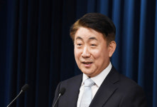 “방송개혁 적임자” vs “방송장악 기술자”… 여야 ‘이동관 청문회’ 충돌 예고