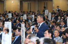 총대 10명 중 6명 “목사·장로 정년 연장에 반대”